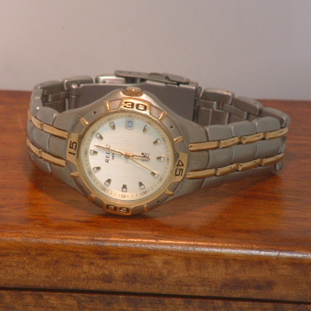 Pre-Owned Men’s Relic Wet ZR11658 Date Analog Sports Watch
